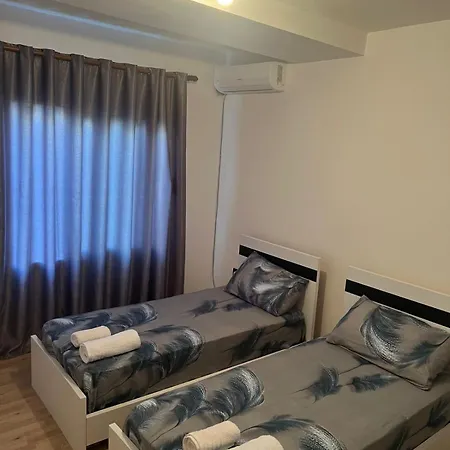 Genti * Sarandë